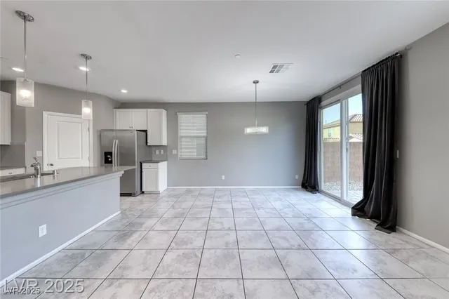 $2,750 | 3028 Gravino Avenue, Henderson, NV 89044