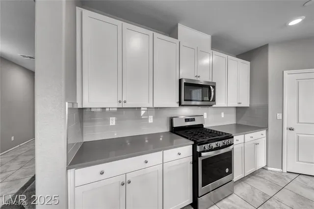 $2,750 | 3028 Gravino Avenue, Henderson, NV 89044