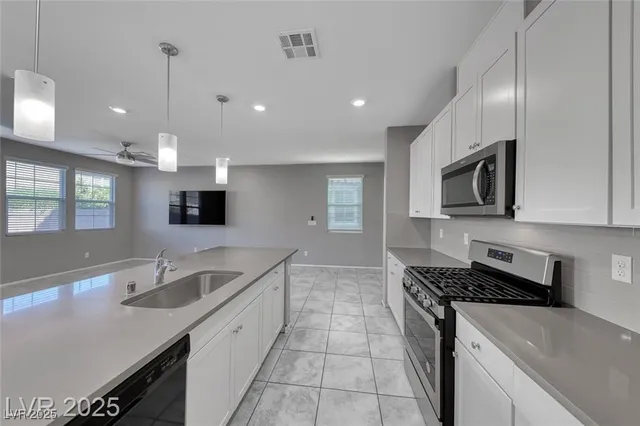 $2,750 | 3028 Gravino Avenue, Henderson, NV 89044