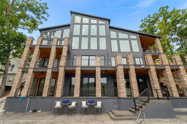 $4,400,000 | 971 Country Club Drive, Lake Ozark, MO 65049