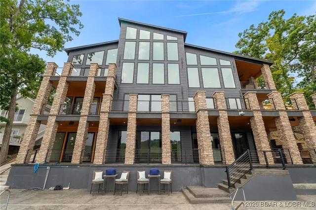 $4,500,000 | 971 Country Club Drive, Lake Ozark, MO 65049