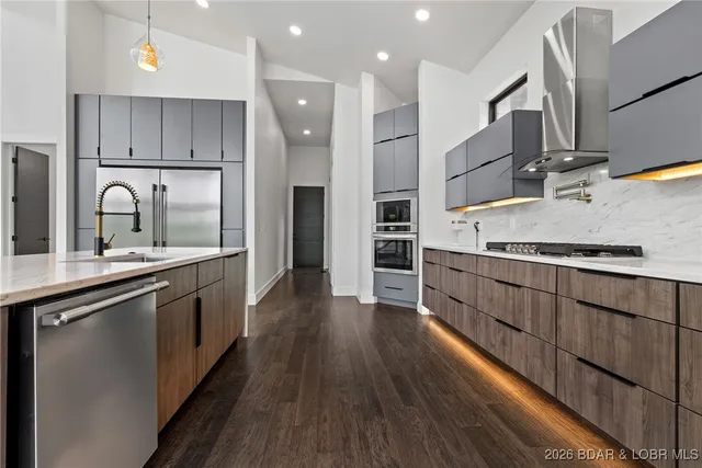 $4,500,000 | 971 Country Club Drive, Lake Ozark, MO 65049