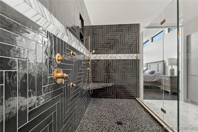 $4,500,000 | 971 Country Club Drive, Lake Ozark, MO 65049