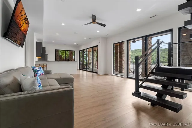 $4,500,000 | 971 Country Club Drive, Lake Ozark, MO 65049