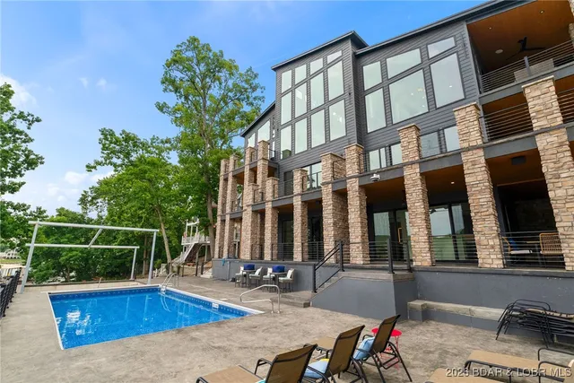 $4,500,000 | 971 Country Club Drive, Lake Ozark, MO 65049