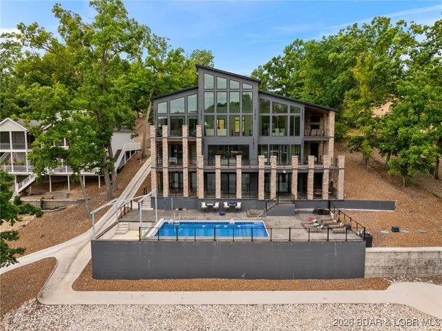 $4,500,000 | 971 Country Club Drive, Lake Ozark, MO 65049