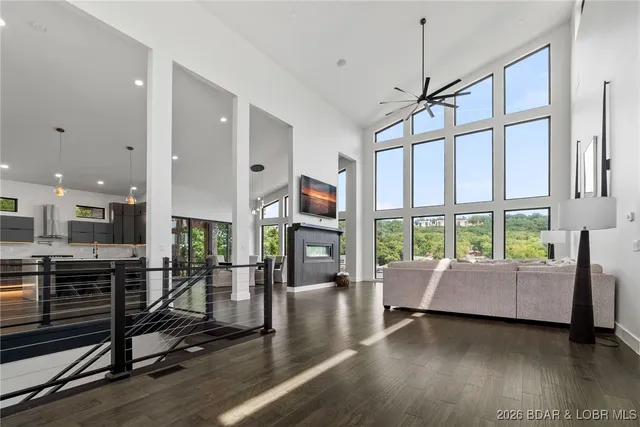 $4,500,000 | 971 Country Club Drive, Lake Ozark, MO 65049