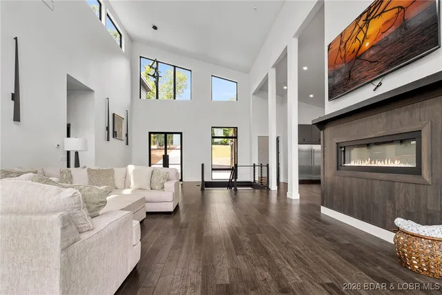 $4,500,000 | 971 Country Club Drive, Lake Ozark, MO 65049