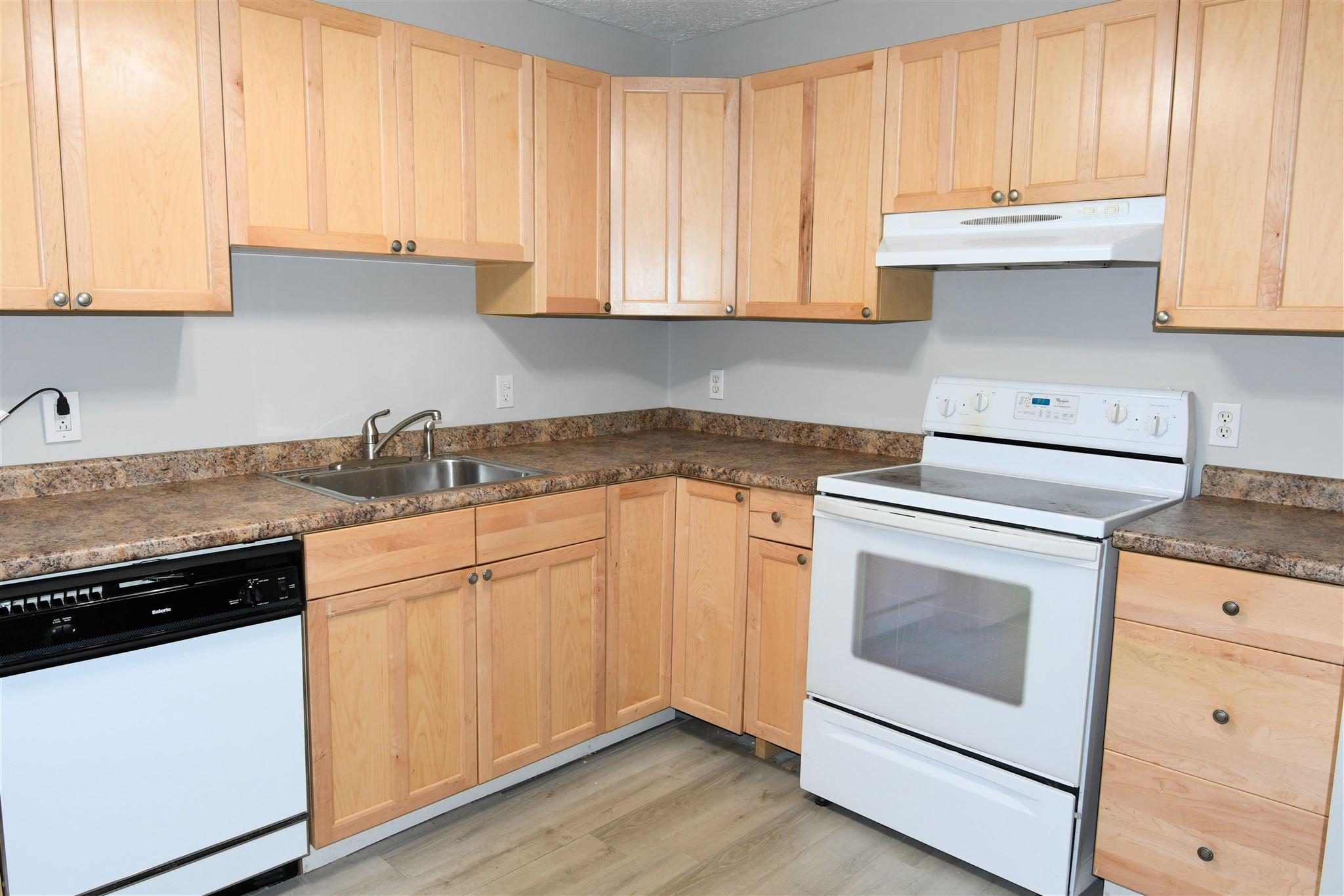 60 Old Hackett Hill Road, Unit 3E Manchester, NH 03102 - Photo 6 of 13 Gallery Image 6