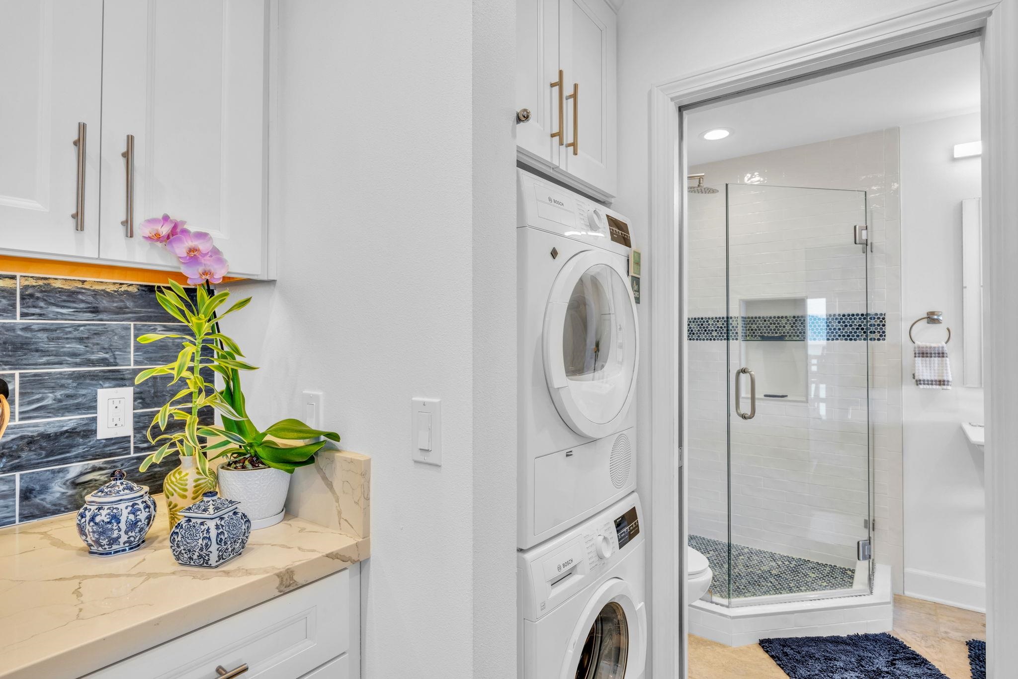 4435 Lower Honoapiilani Road, Unit 203 Lahaina, HI 96761 - Photo 26 of 32 a view of entryway with wooden floor and mirror