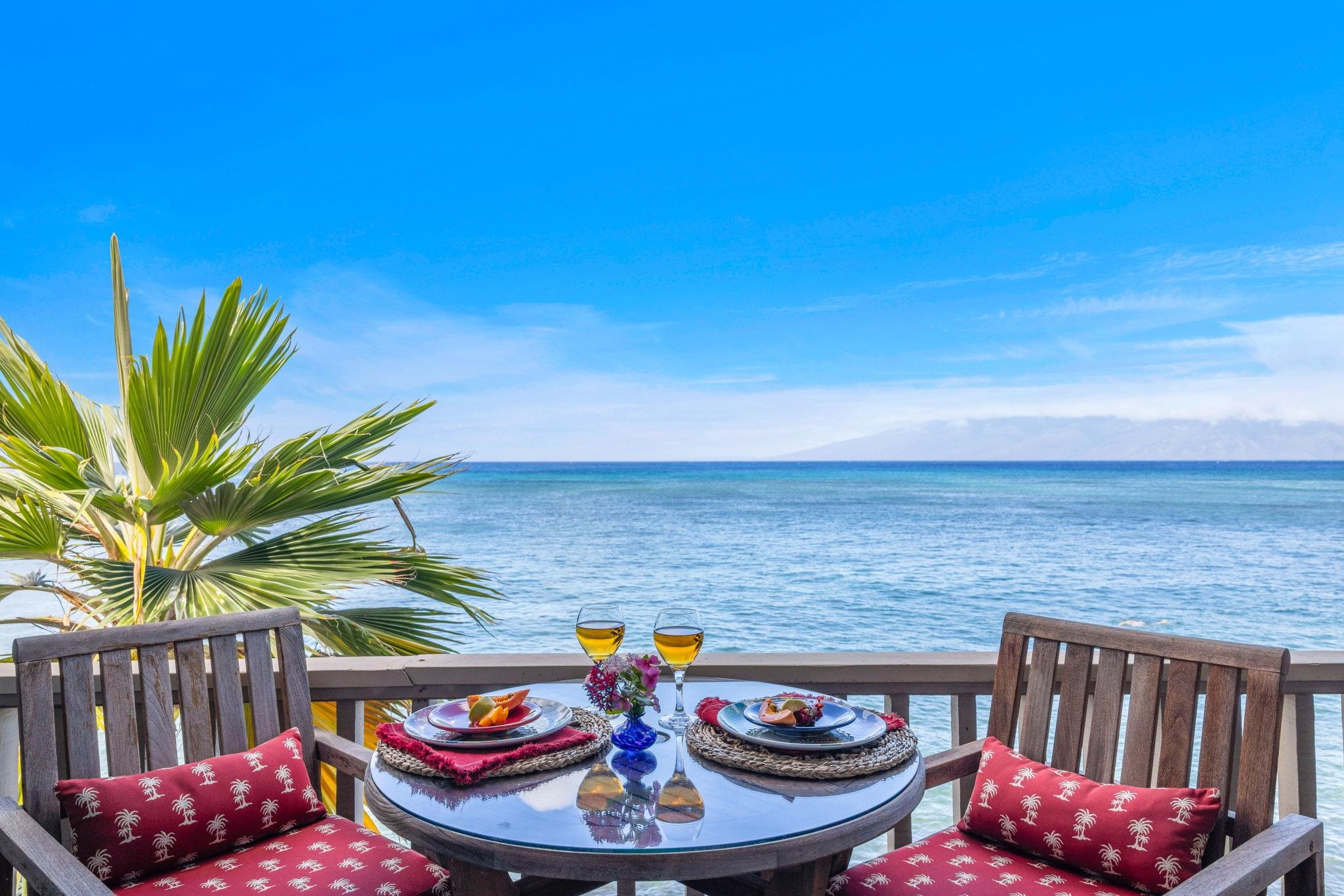 4435 Lower Honoapiilani Road, Unit 203 Lahaina, HI 96761 - Photo 3 of 32 a outdoor view with a seating space