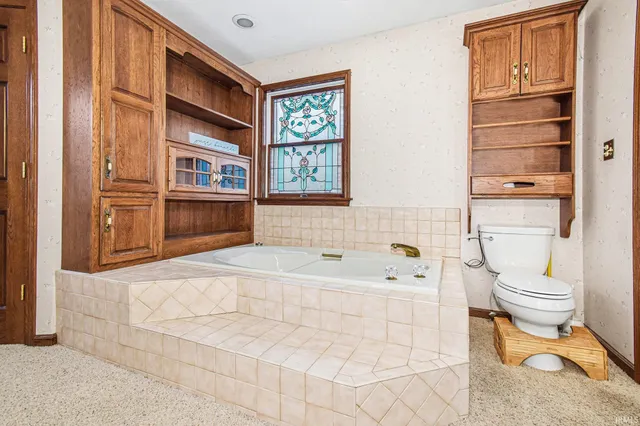 $445,000 | 280 Gilliam Drive, Warsaw, IN 46580