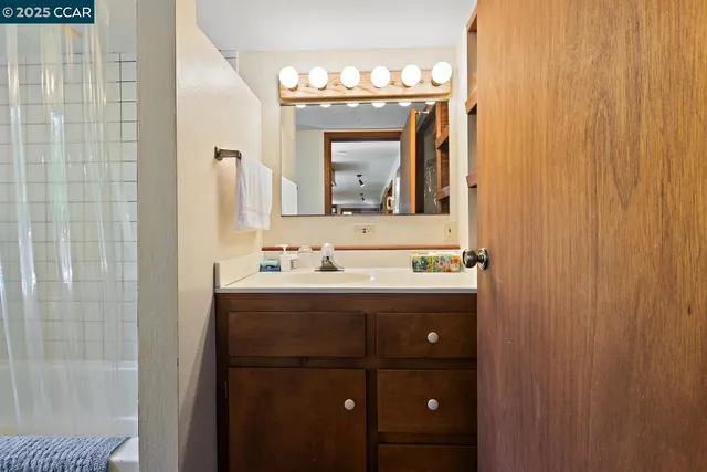 $1,995,000 | 37-20 La Madronal, Orinda, CA 94563