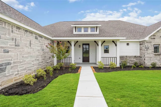 $475,083 | 400 Barton Place Drive, Cleveland, TX 77327