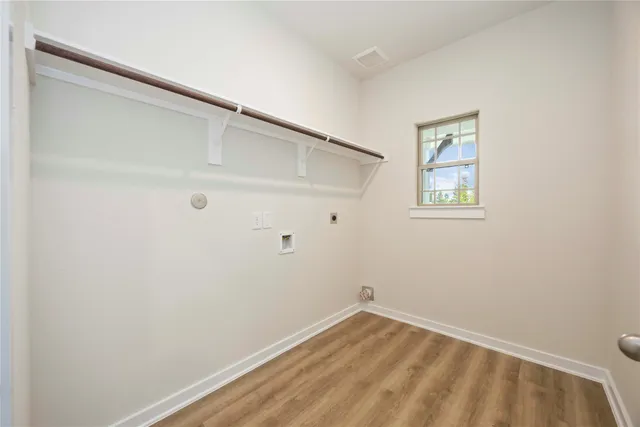 $475,083 | 400 Barton Place Drive, Cleveland, TX 77327