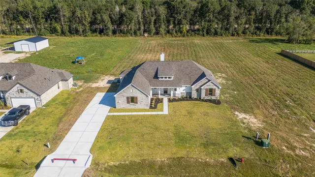 $475,083 | 400 Barton Place Drive, Cleveland, TX 77327