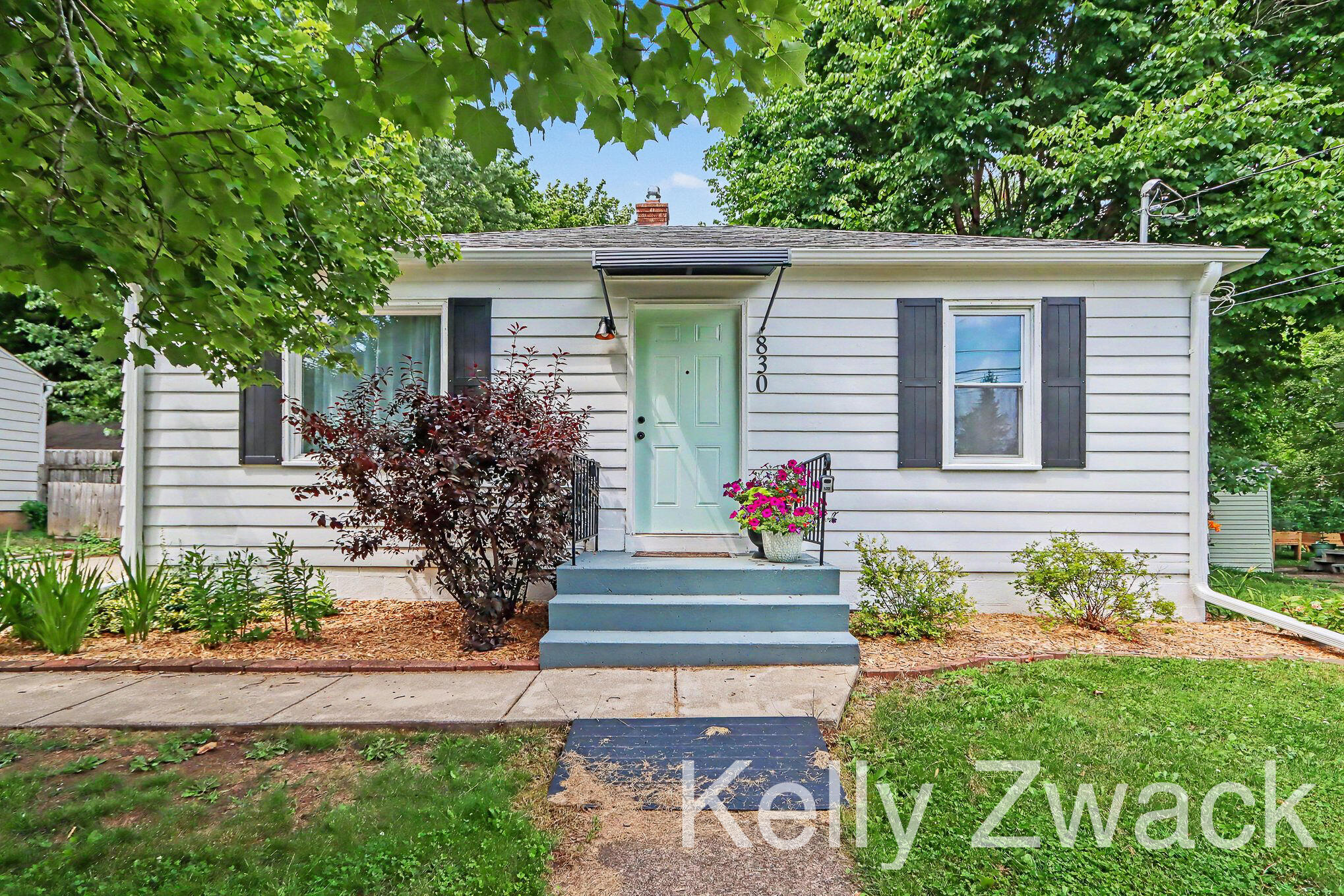 830 Edison Street Kalamazoo, MI 49004 - Photo 2 of 23 Front