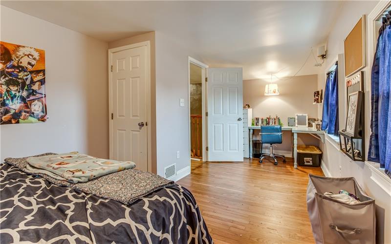 510 Lindsay Road Carnegie, PA 15106 - Photo 17 of 24 Gallery Image 17