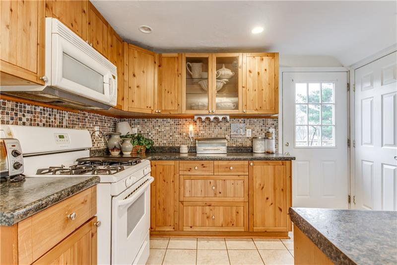 510 Lindsay Road Carnegie, PA 15106 - Photo 5 of 24 Gallery Image 5