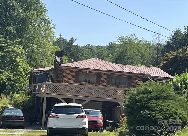 $277,500 | 115 Creasman Hill Road, Mills River, NC 28759