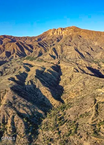 a view of a large building