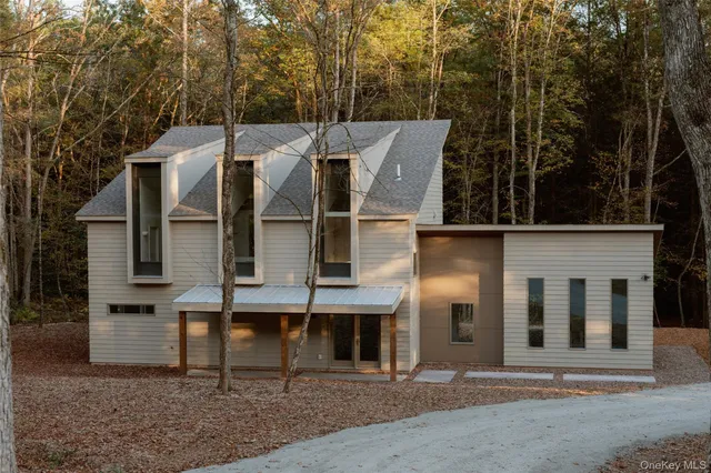 $995,000 | 1 Brook Drive, Narrowsburg, NY 12764