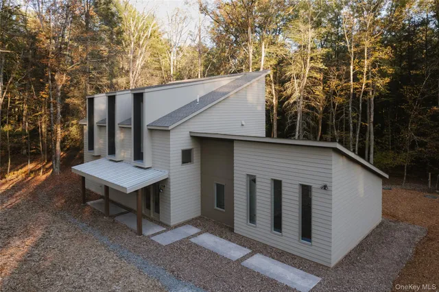 $995,000 | 1 Brook Drive, Narrowsburg, NY 12764