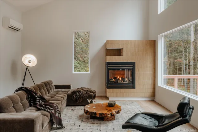 $995,000 | 1 Brook Drive, Narrowsburg, NY 12764