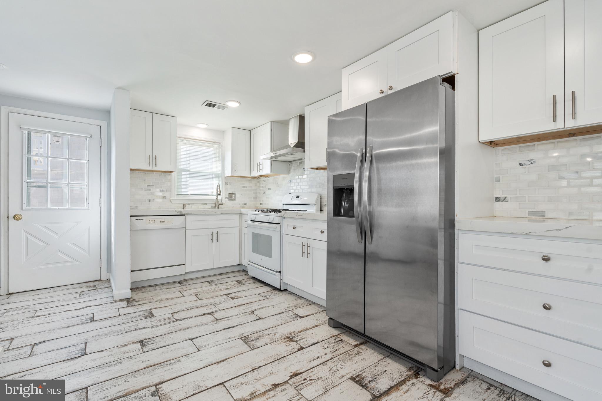 110 3rd Street Ship Bottom, NJ 08008 - Photo 11 of 27