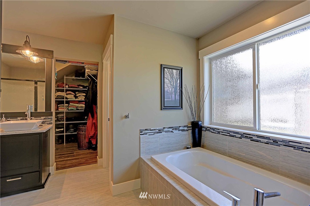 599 Smith Road Camano Island, WA 98282 - Photo 14 of 25 Gallery Image 14