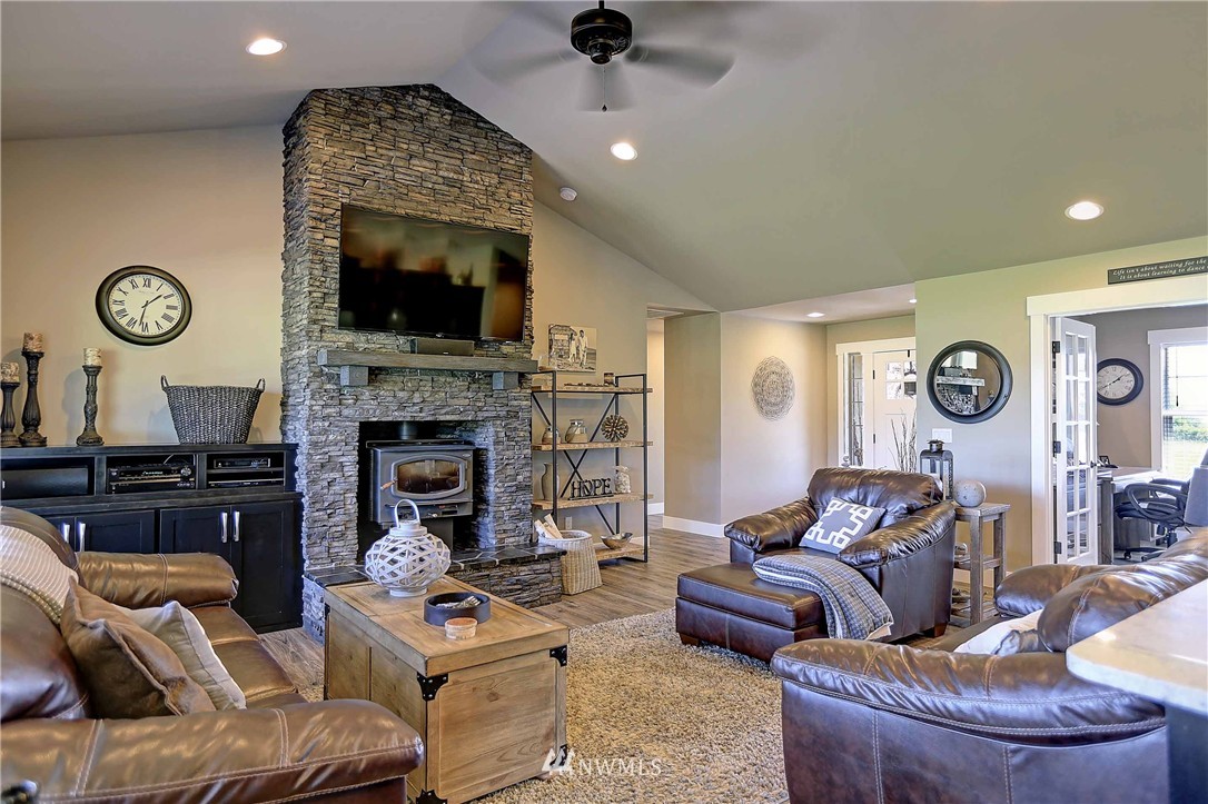 599 Smith Road Camano Island, WA 98282 - Photo 8 of 25 Gallery Image 8