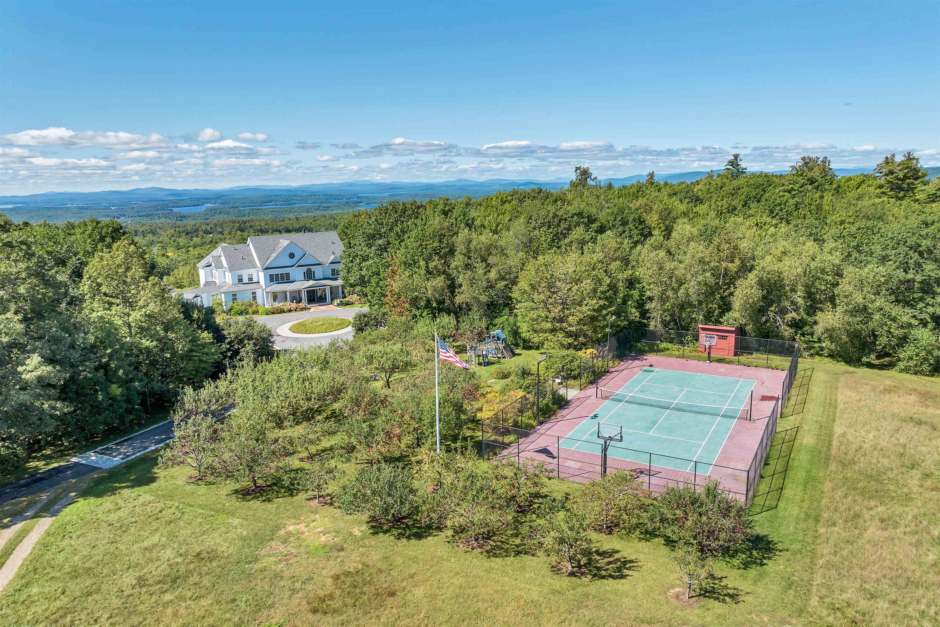 137 Brown Road, Unit 4 Tuftonboro, NH 03816 - Photo 1 of 48