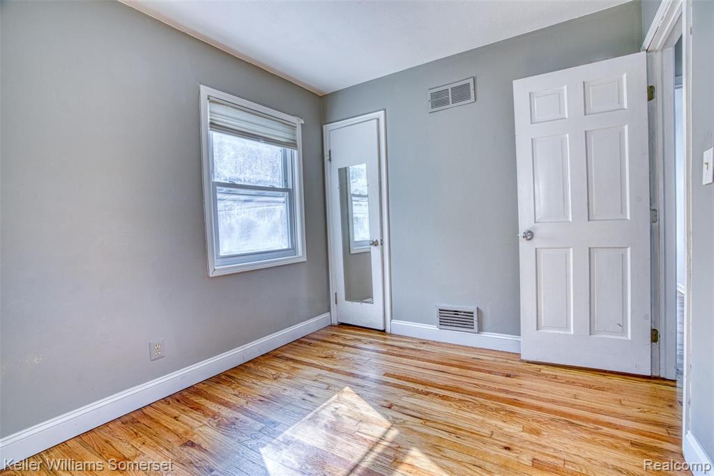 16935 West Twelve Road Southfield, MI 48076 - Photo 19 of 23