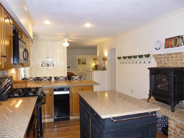 110 Chipper Hill Road Northbridge, MA 01534 - Photo 8 of 19