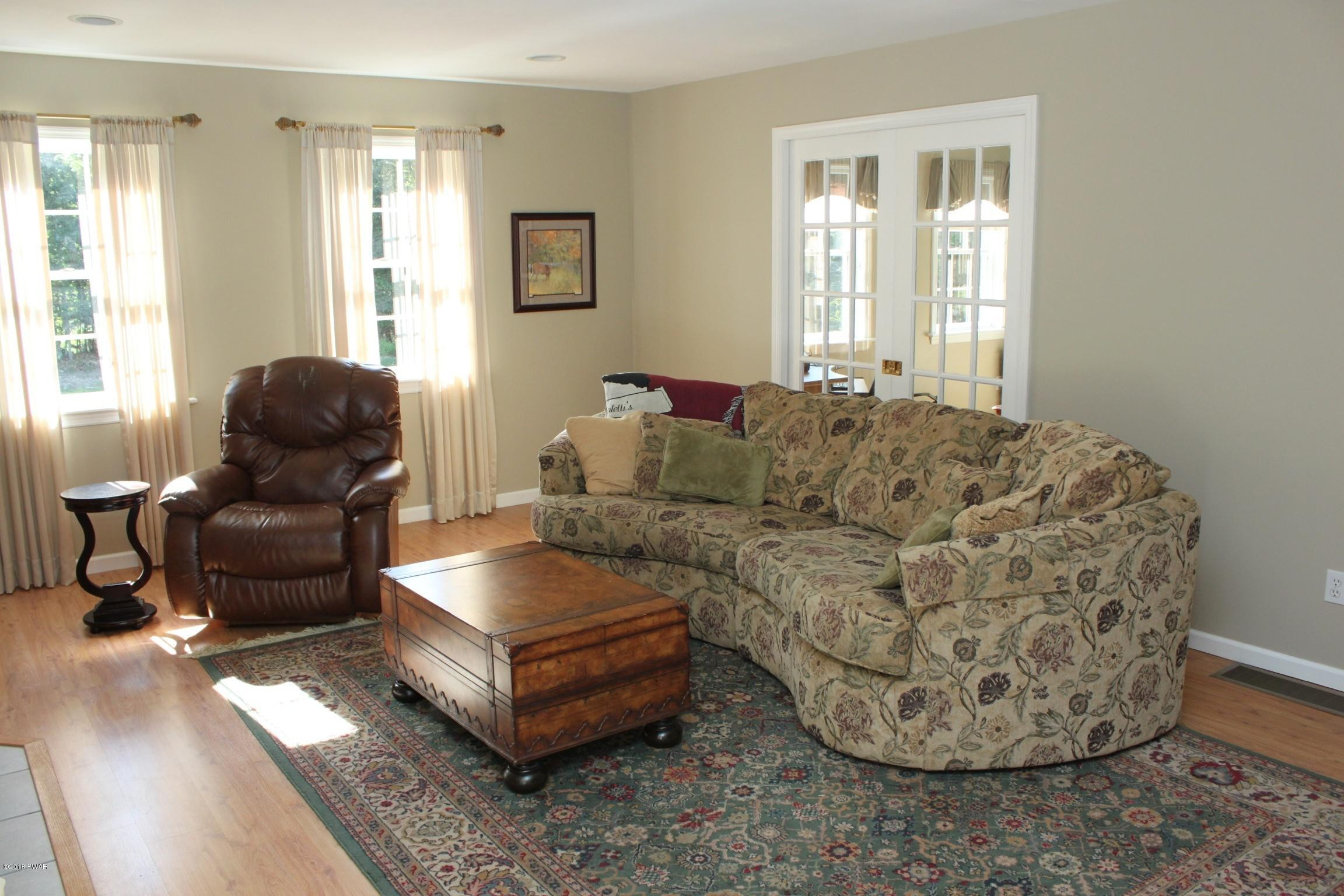 111 Steves Road Tafton, PA 18464 - Photo 24 of 51 Fam Room 2
