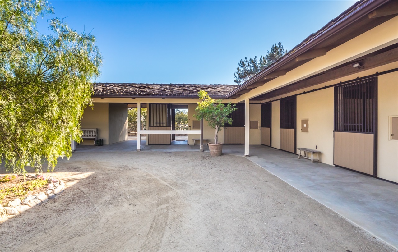 17541 Los Morros Rancho Santa Fe, CA 92067 - Photo 23 of 25