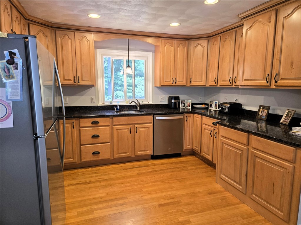 22 Oakview Terrace Scituate, RI 02857 - Photo 2 of 5