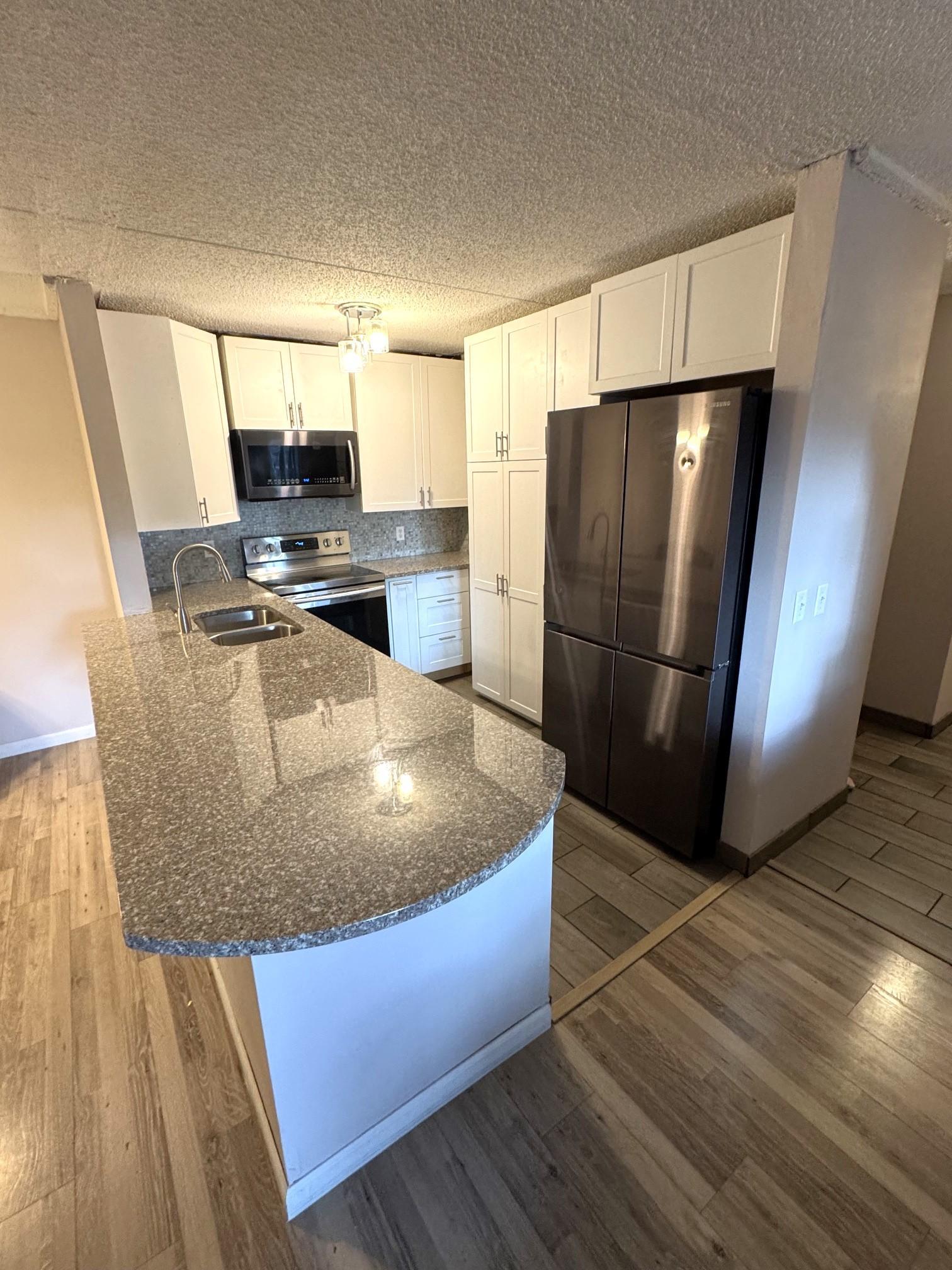 10511 Cedar Lk Road South, Unit 503 Hopkins, MN 55305 - Photo 4 of 20