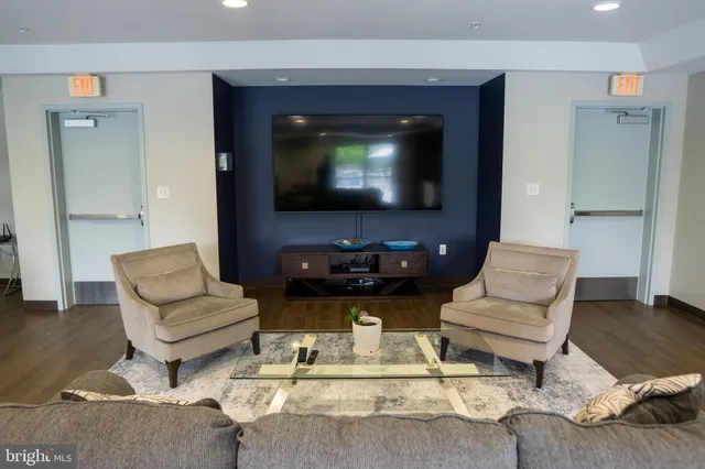 $429,800 | 6301 Edsall Road, Unit 224, Alexandria, VA 22312