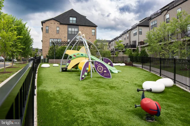 $429,800 | 6301 Edsall Road, Unit 224, Alexandria, VA 22312