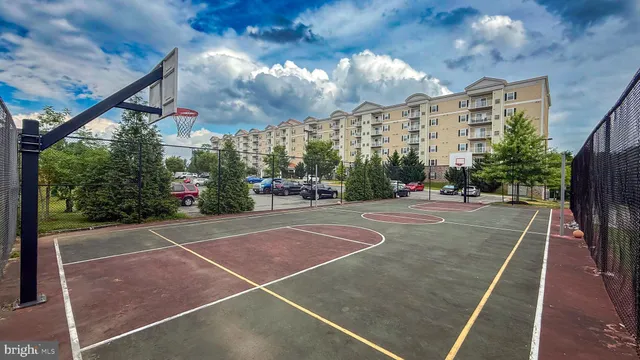 $429,800 | 6301 Edsall Road, Unit 224, Alexandria, VA 22312