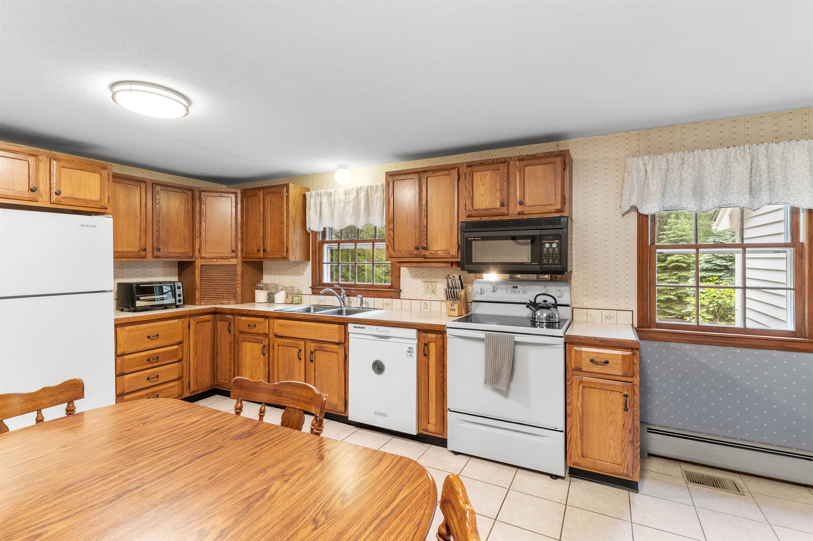 447 Boston Post Road Amherst, NH 03031 - Photo 3 of 36