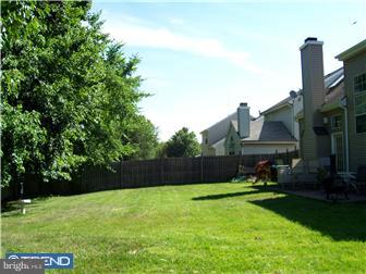 55 Ridgewood Way Burlington, NJ 08016 - Photo 4 of 10 Exterior Back