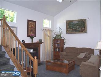 55 Ridgewood Way Burlington, NJ 08016 - Photo 9 of 10 Living Room