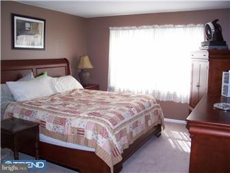 55 Ridgewood Way Burlington, NJ 08016 - Photo 10 of 10 Bedroom - Main