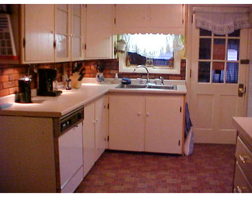 89 Johnson Road Uxbridge, MA 01569 - Photo 2 of 8 Gallery Image 2