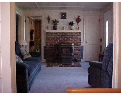 89 Johnson Road Uxbridge, MA 01569 - Photo 5 of 8 Gallery Image 5
