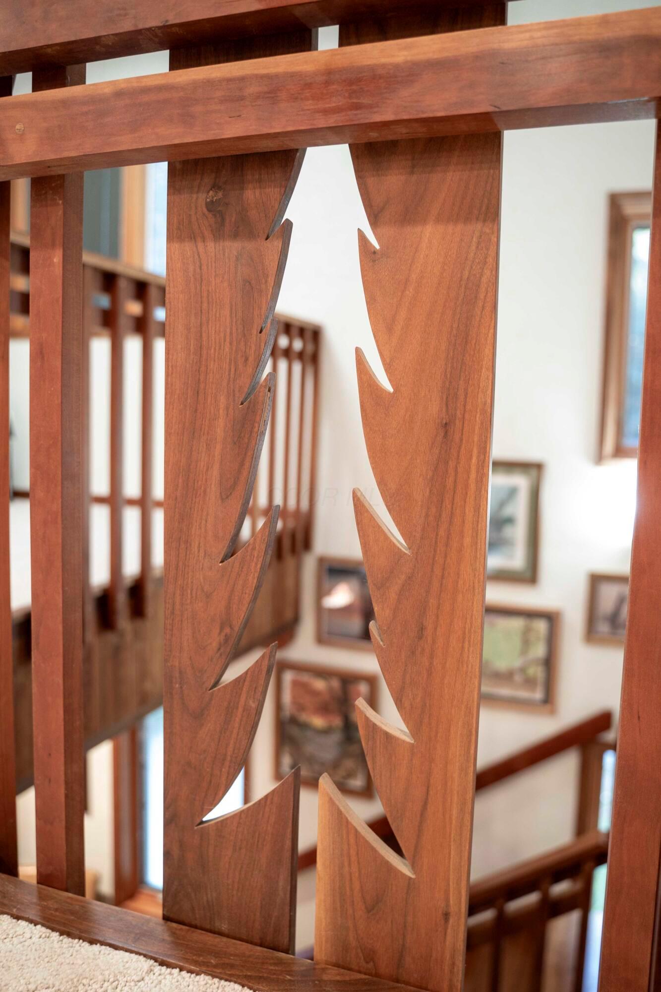 25779 Bailey Road Rockbridge, OH 43149 - Photo 49 of 89 Handcrafted spindels