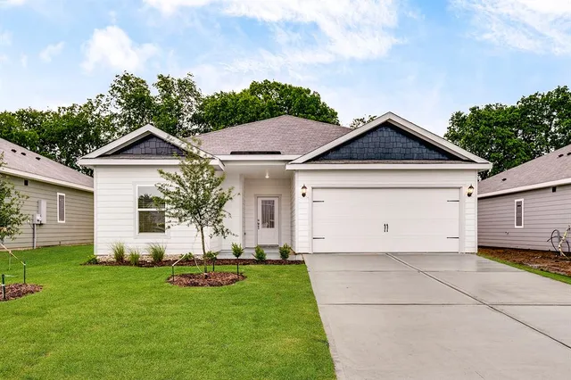 $2,285 | 213 Southgate Drive, Terrell, TX 75160