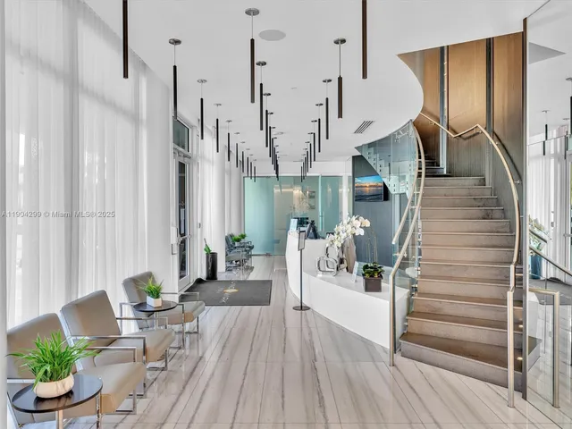 $450,000 | 6410 Northwest 102nd Path, Unit 302, Doral, FL 33178